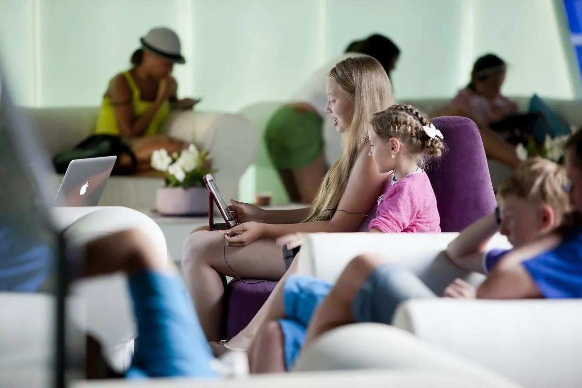 Aparthotel Four Elements Suites Salou 4*,  Espanha