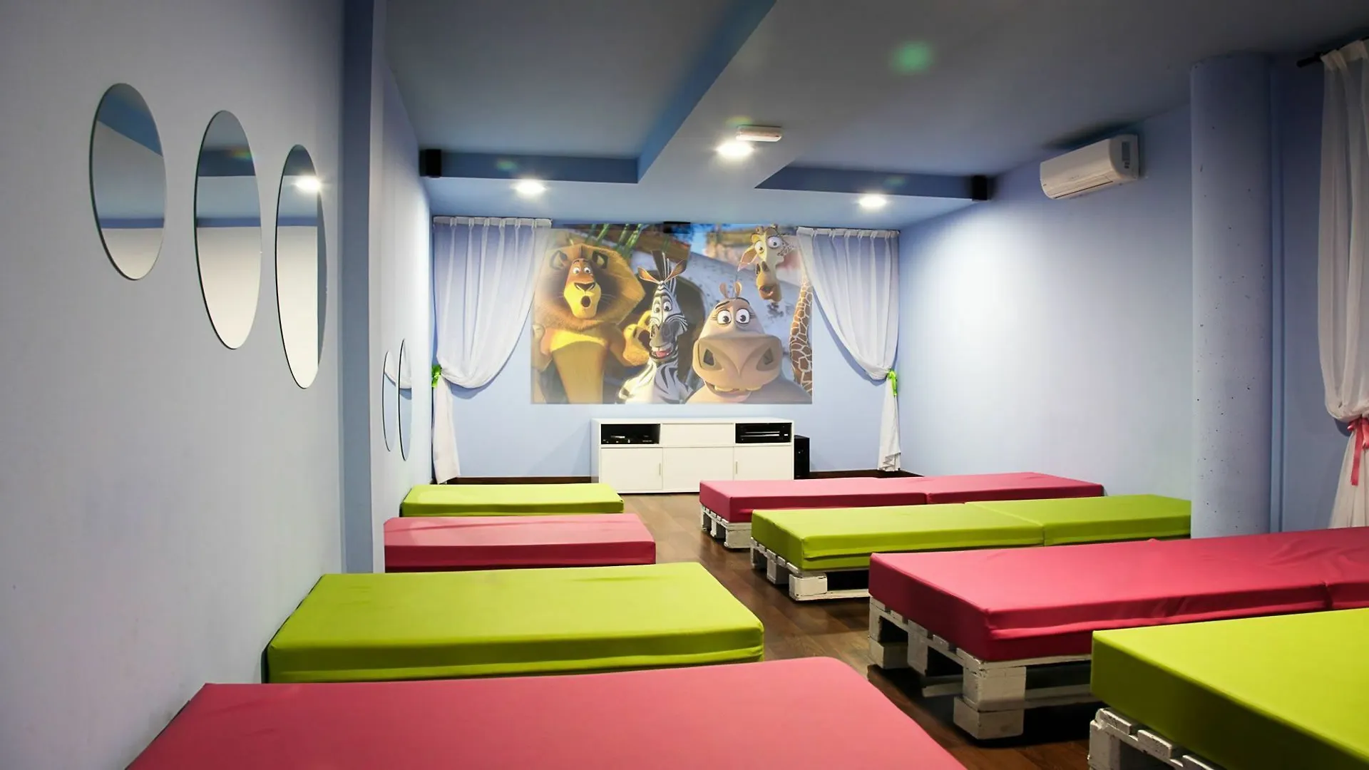 ****  Aparthotel Four Elements Suites Salou Espanha