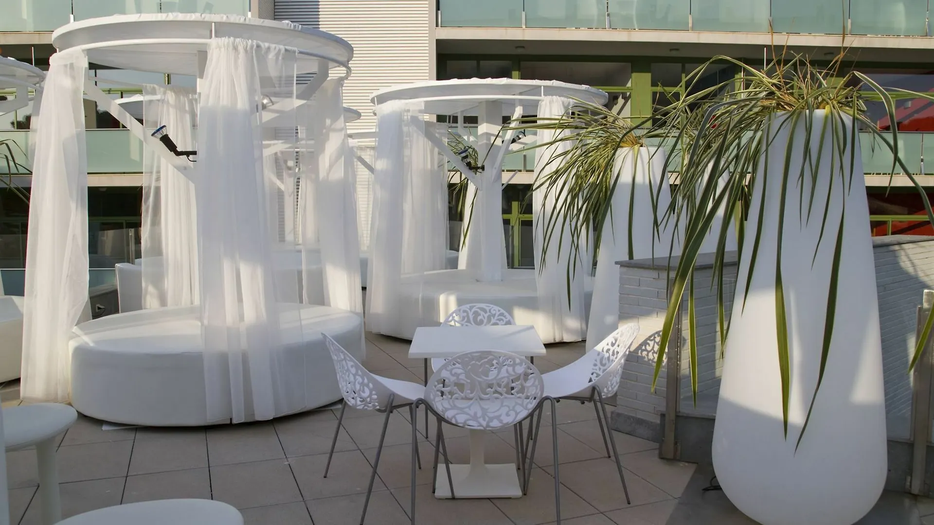 Aparthotel Four Elements Suites Salou 4*,