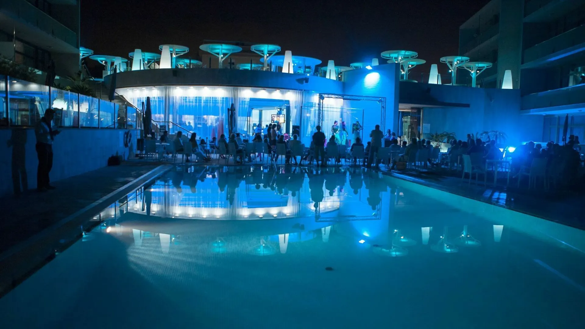 Aparthotel Four Elements Suites Salou